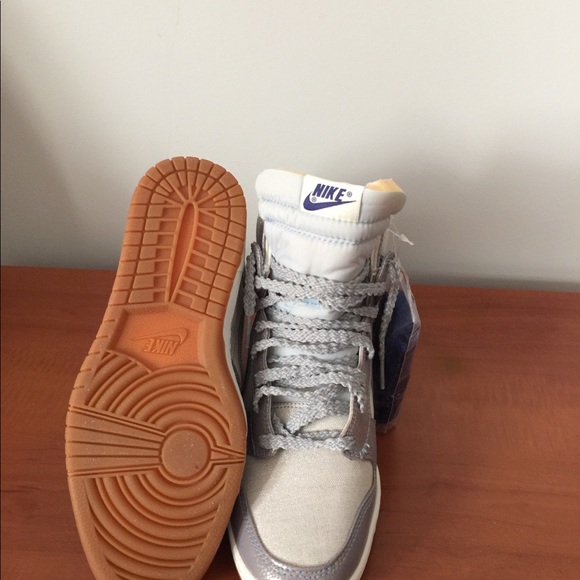 Nike - Picture 3 of 3